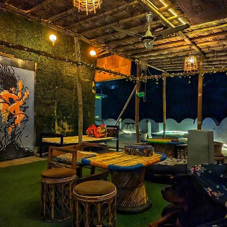 Hobbit House Hostel Rishikesh Exterior photo