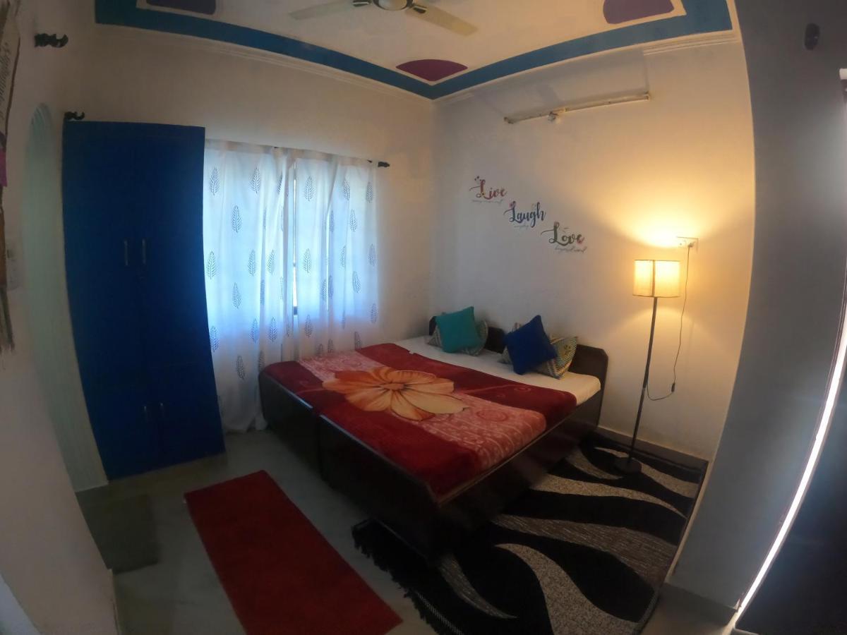 Hobbit House Hostel Rishikesh Exterior photo