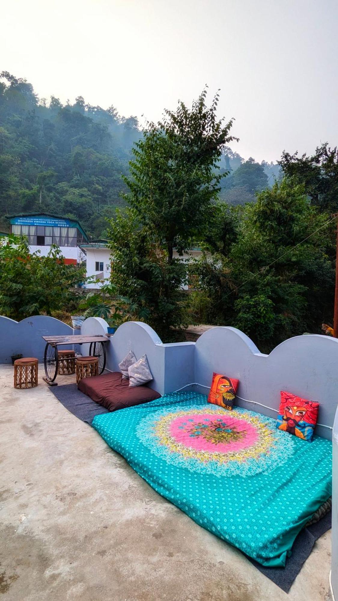 Hobbit House Hostel Rishikesh Exterior photo